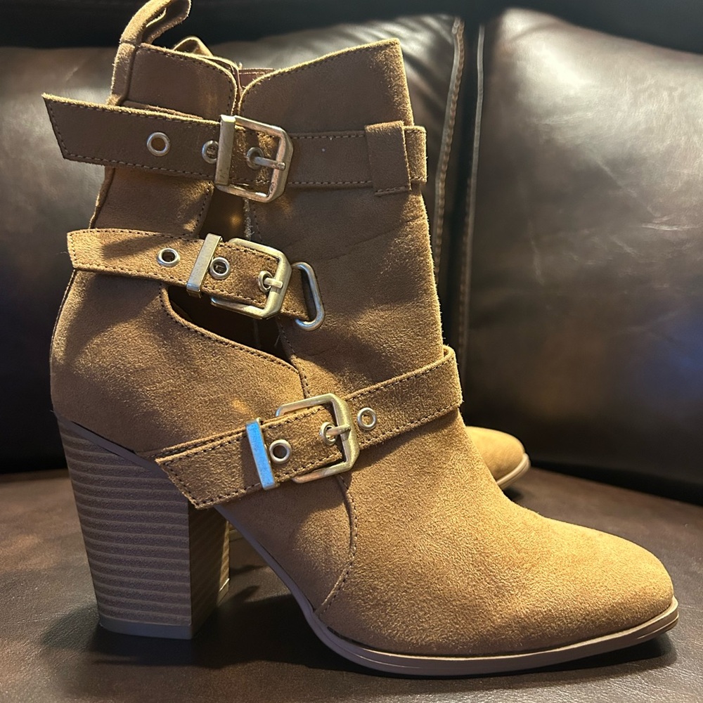 Tan suede Wonderly Booties